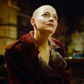 Frame de la película 'Bugonia'.