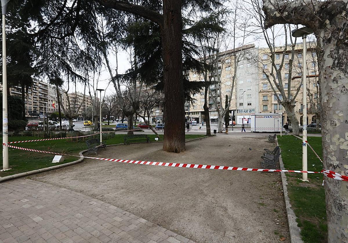 Zona cerrada al paso del parque de La Alamedilla.