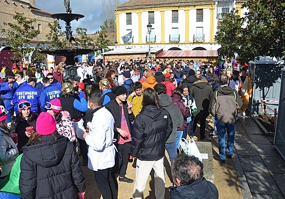 La plaza del Buen Alcalde es uno de los lugares más concurridos esos días.