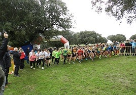 Salida de una de las carreras de la primera prueba del cross de los Juegos Escolares