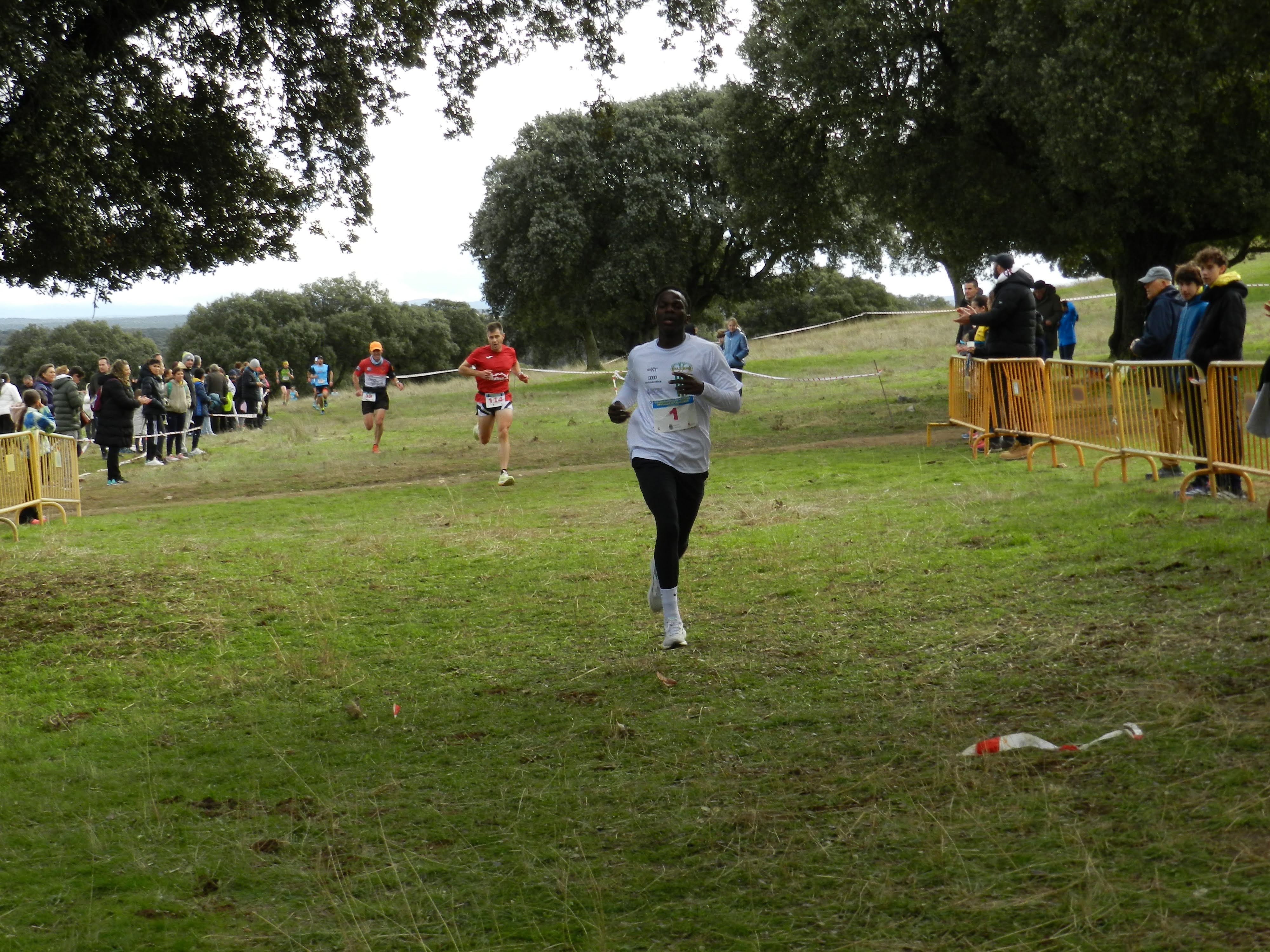 Fiesta del campo a través en Castro Enríquez: inicio de los Juegos Escolares y Carrera Popular Taurina