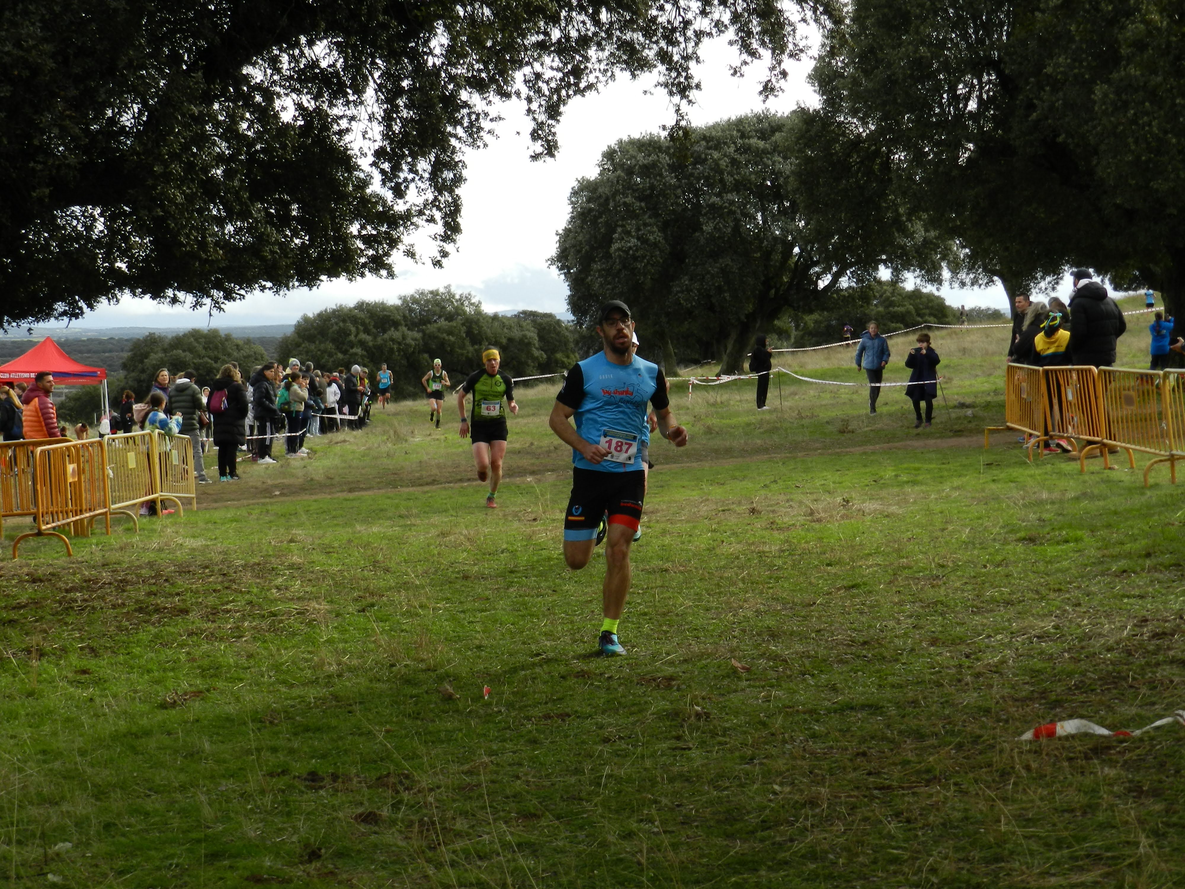 Fiesta del campo a través en Castro Enríquez: inicio de los Juegos Escolares y Carrera Popular Taurina