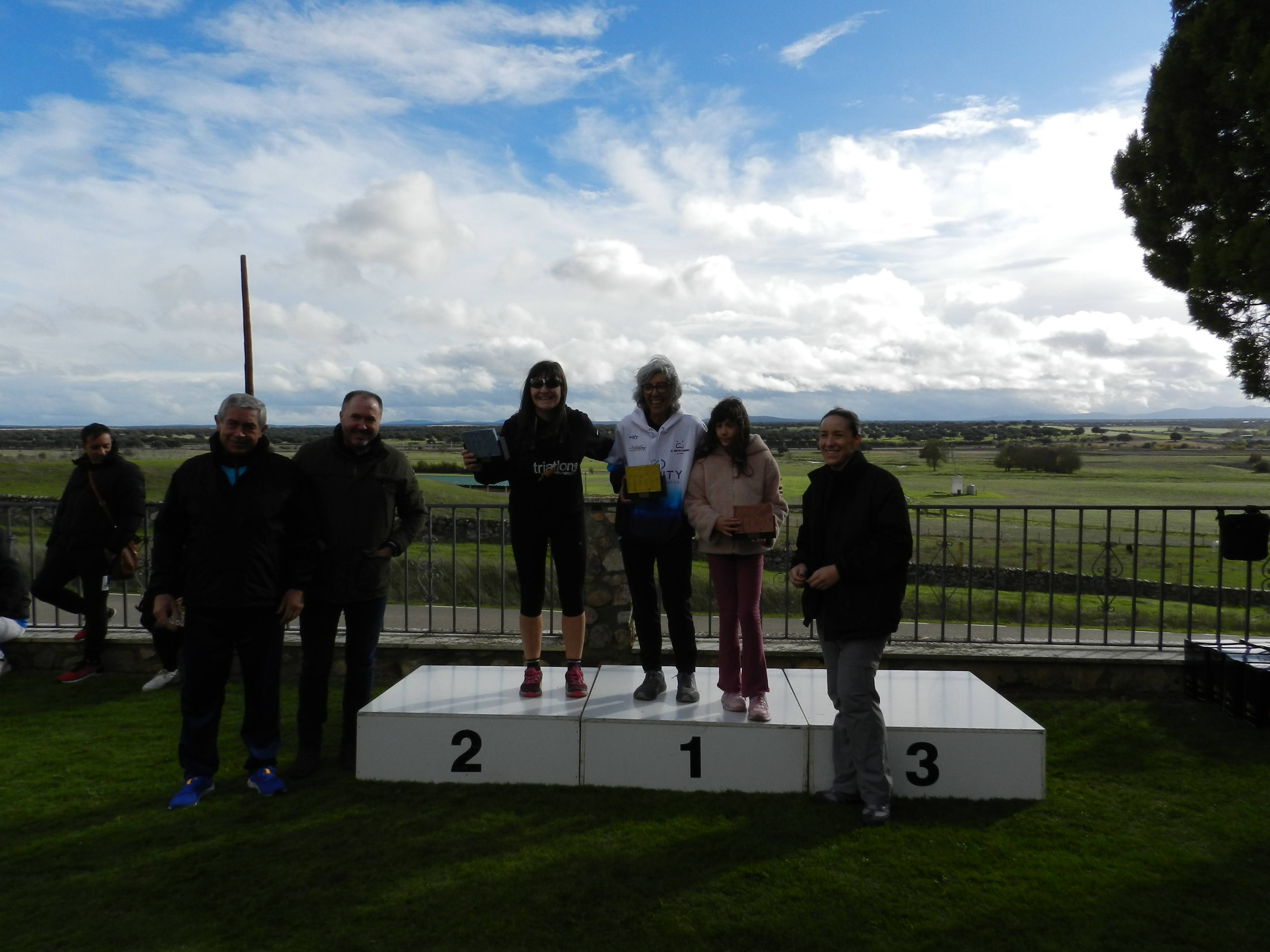 Fiesta del campo a través en Castro Enríquez: inicio de los Juegos Escolares y Carrera Popular Taurina