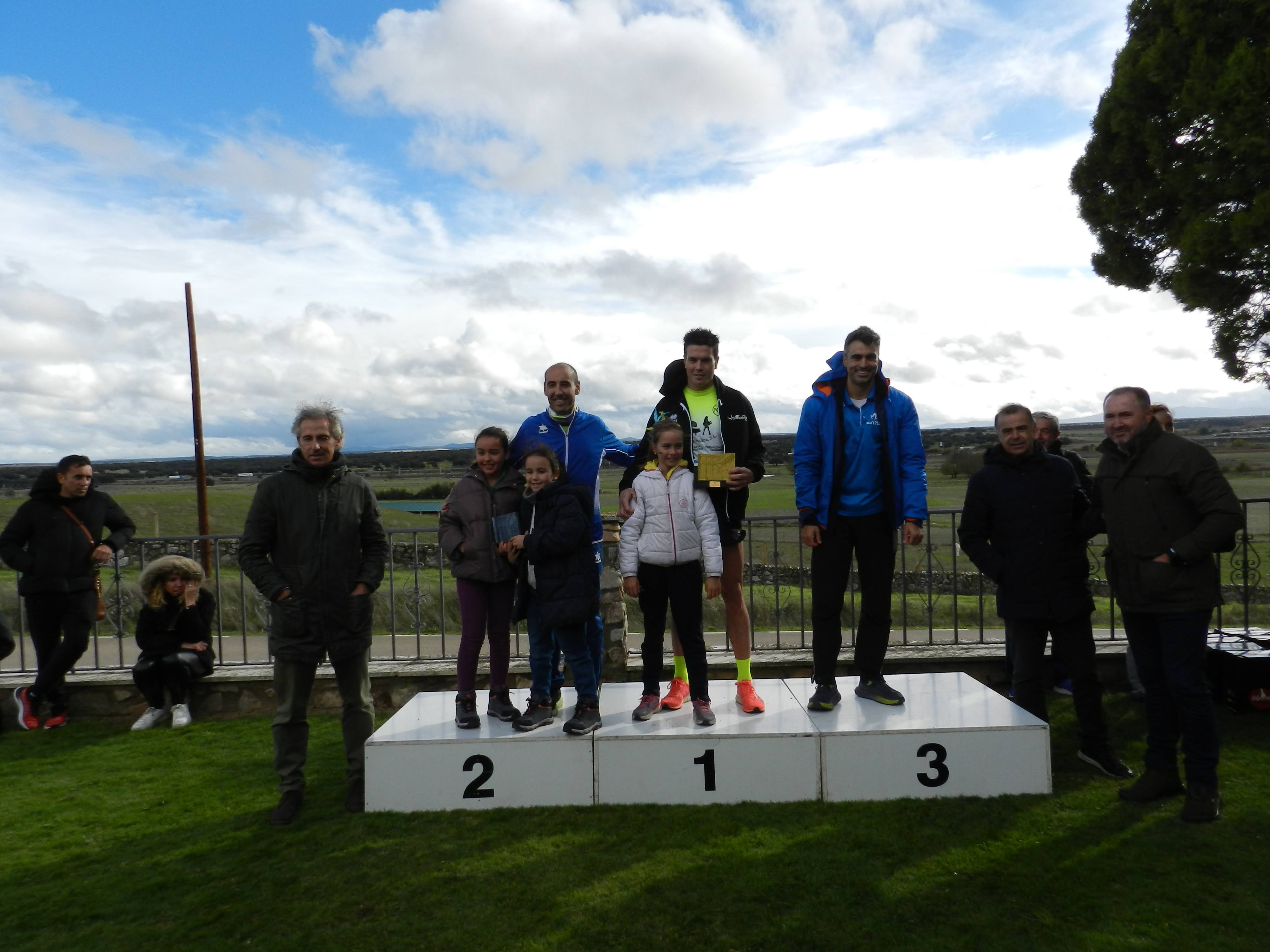 Fiesta del campo a través en Castro Enríquez: inicio de los Juegos Escolares y Carrera Popular Taurina