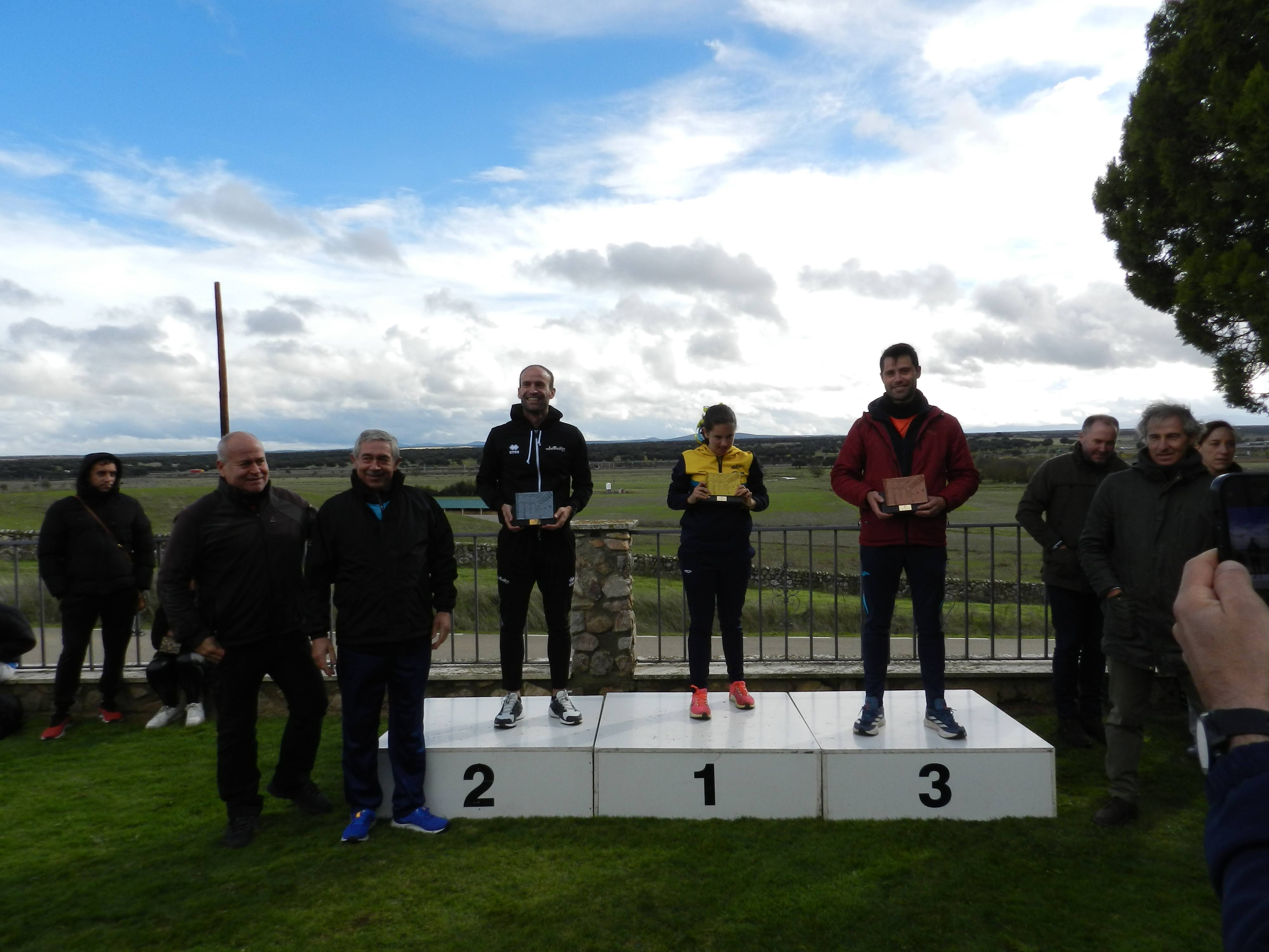 Fiesta del campo a través en Castro Enríquez: inicio de los Juegos Escolares y Carrera Popular Taurina