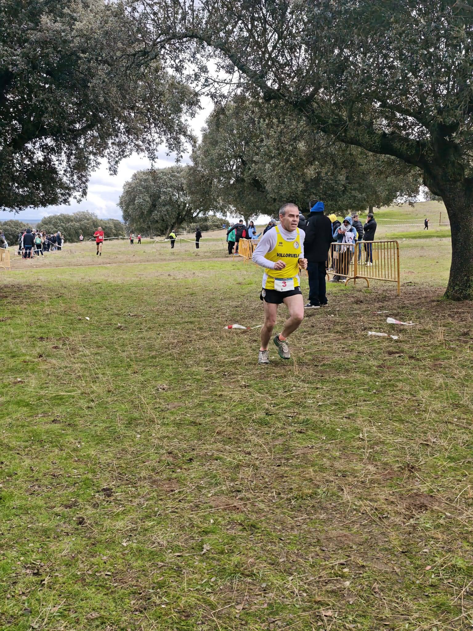Fiesta del campo a través en Castro Enríquez: inicio de los Juegos Escolares y Carrera Popular Taurina