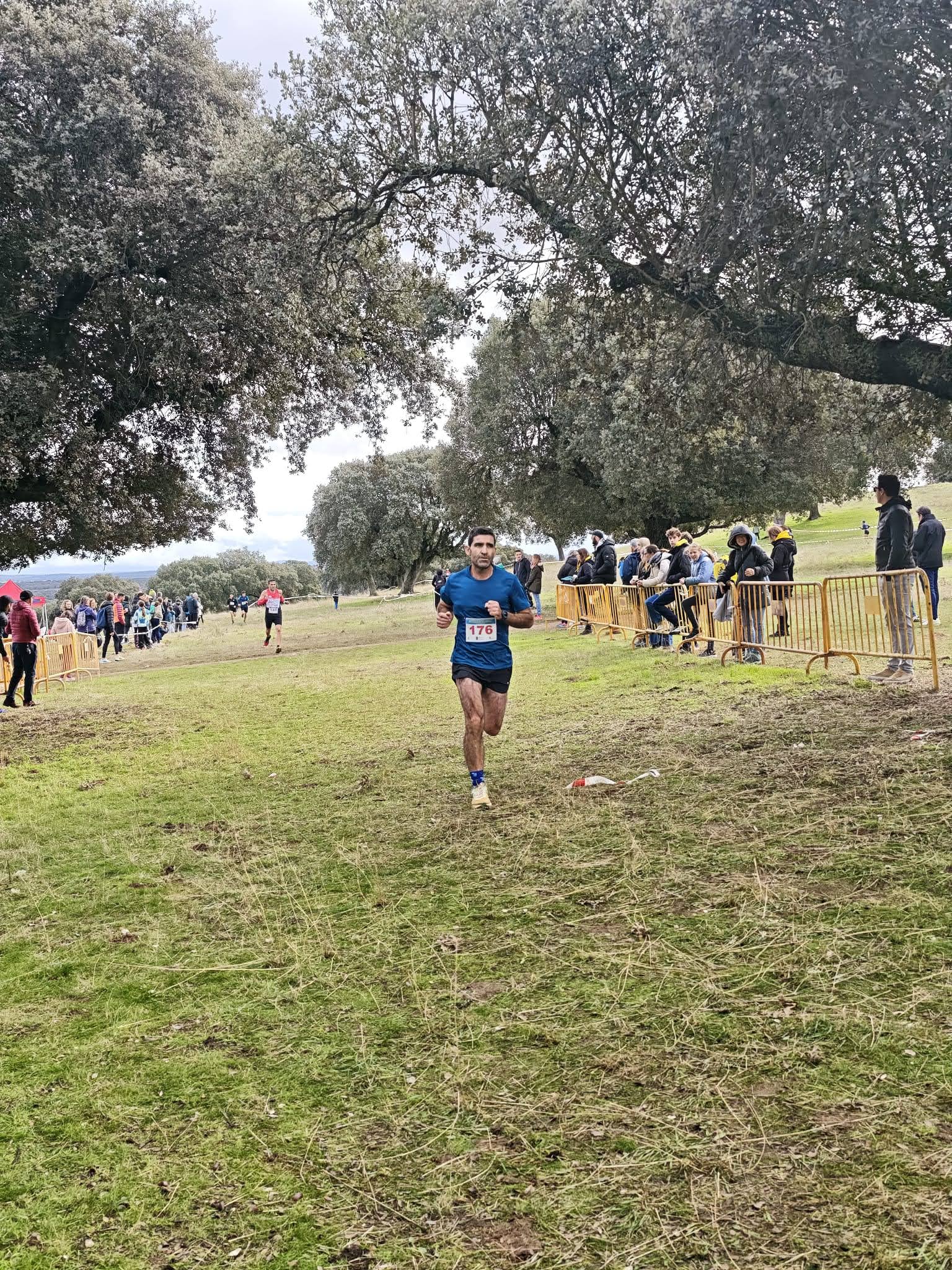 Fiesta del campo a través en Castro Enríquez: inicio de los Juegos Escolares y Carrera Popular Taurina