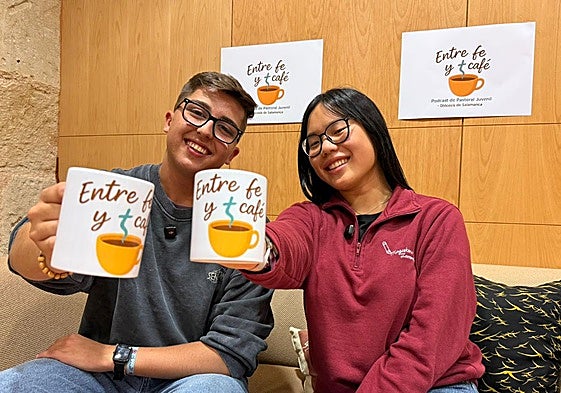 Álvaro Sánchez y Alba Wen González promotores del nuevo podcast de la diócesis.