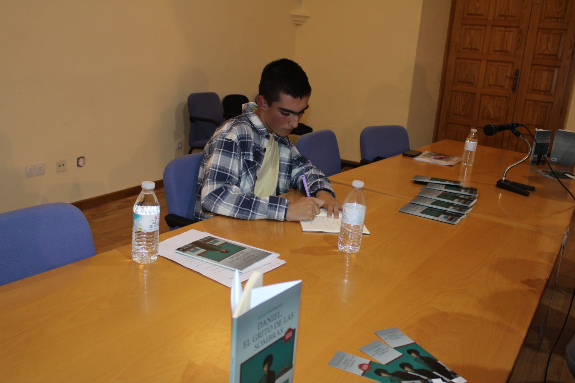 Presentación en Béjar de la novela “Daniel, el grito de las sombras”, del joven autor Hugo Escribano