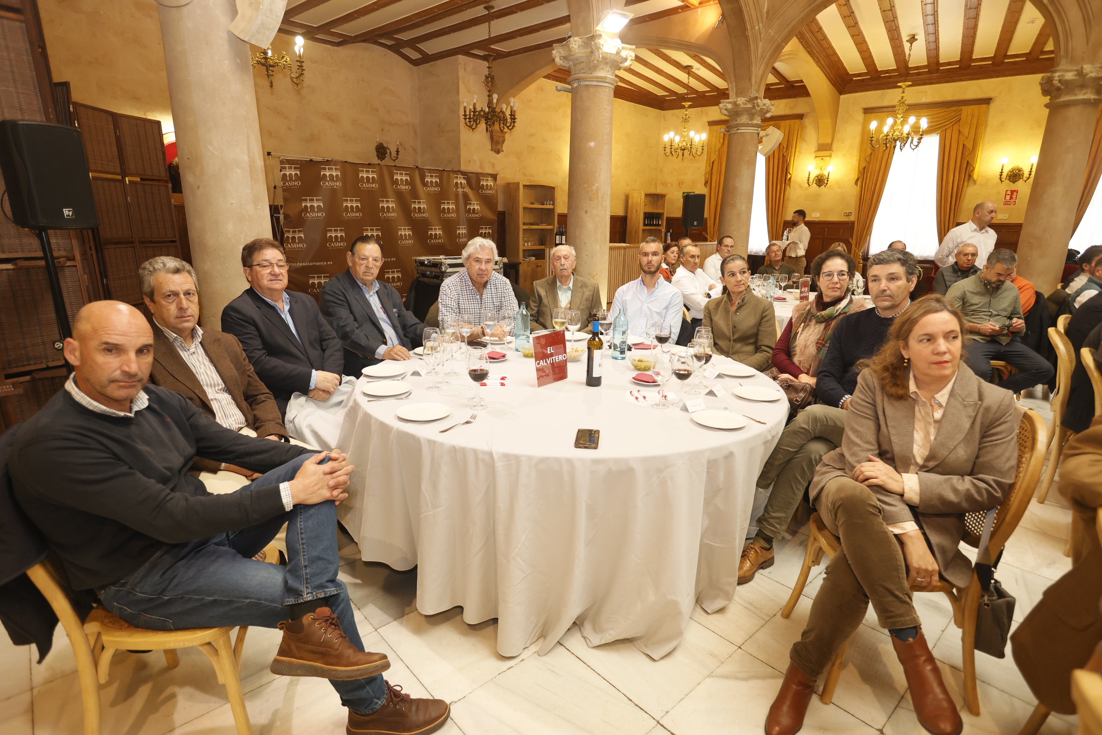 Luis Gonzaga (ASAJA), Juan Recio (Consejo de la Armuña), Ignacio Hernández (Nanta), Miguel Mateos (Ganadero), Juan Ignacio Pérez-Tabernero (Ganadero), Francisco González-Zapatero, José Mª Barbero (Icpor), Mª José Majeroni (Ganadera), Mª Ángeles García y Nicolás Fraile (Valdefresno) y Carmen González-Zapatero.
