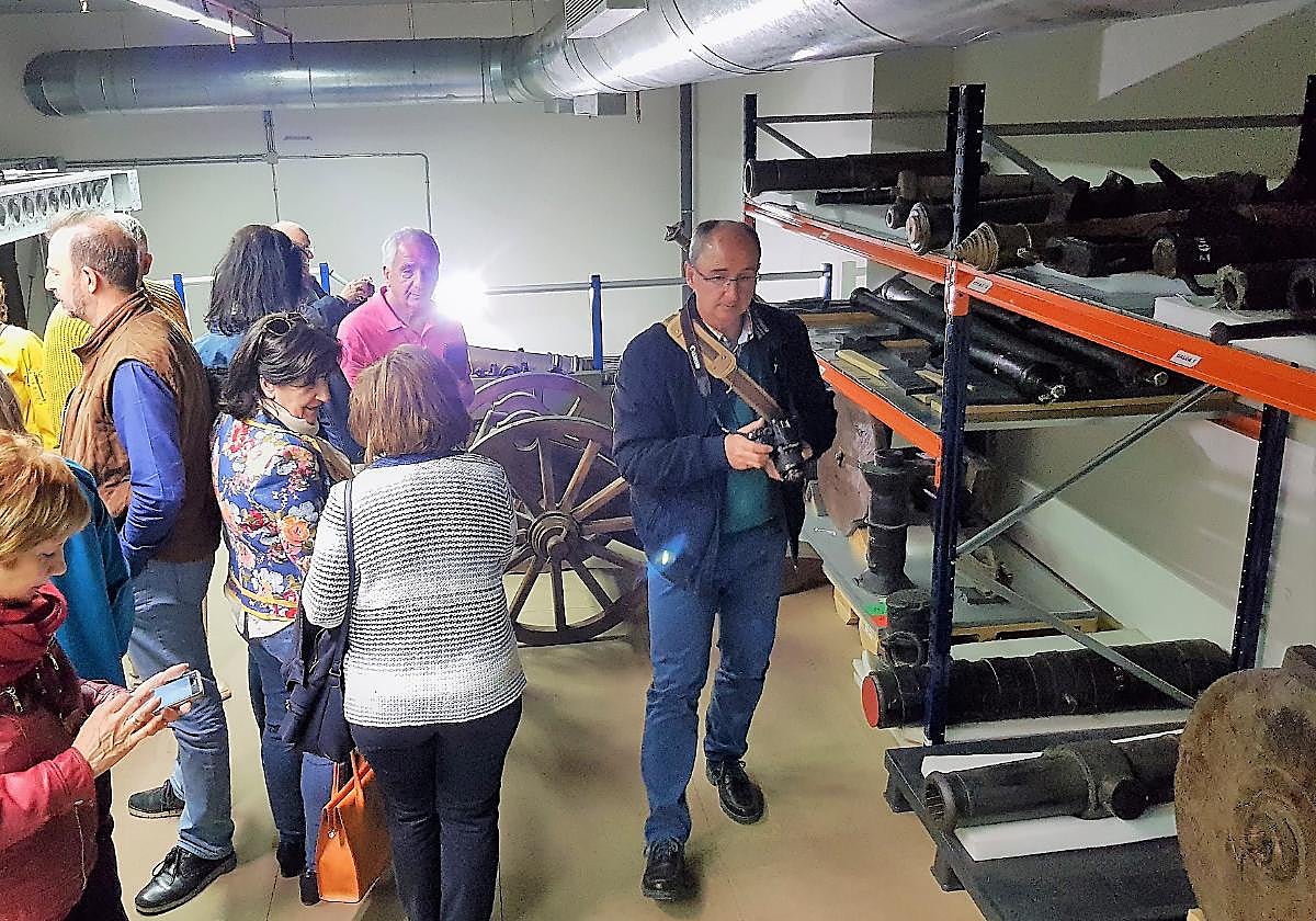 La asociación Béjar 68 gestionó en 2018 una visita extraordinaria al Museo de Defensa, donde están guardados los cañones de Víctor Gorzo.