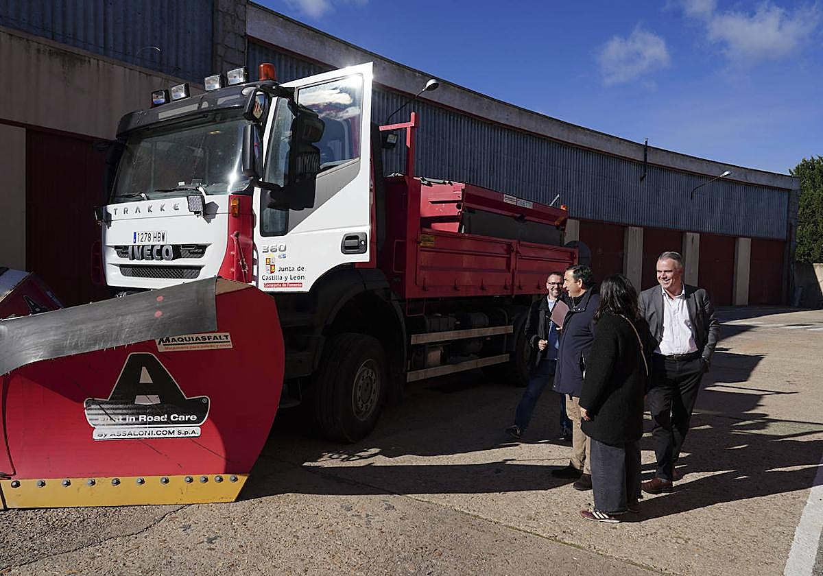 El delegado de la Junta, Eloy Ruiz, junto al jefe del servicio territorial.