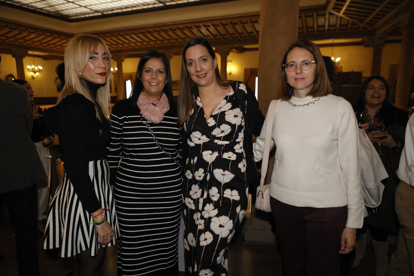 Veteranas y noveles en el gran día de la Farmacia salmantina