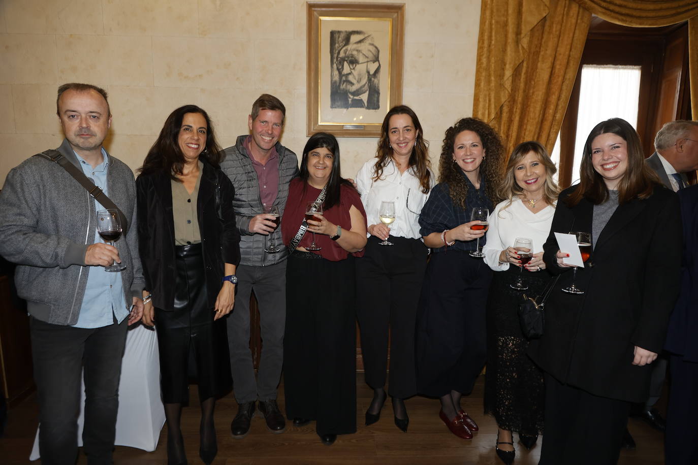 Veteranas y noveles en el gran día de la Farmacia salmantina