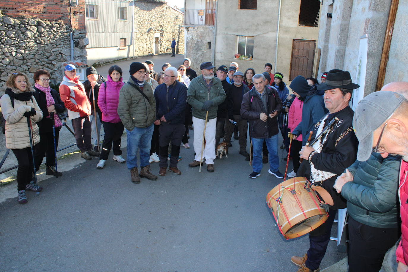 Valdehijaderos acoge una animada jornada dentro del Festival de la Candela