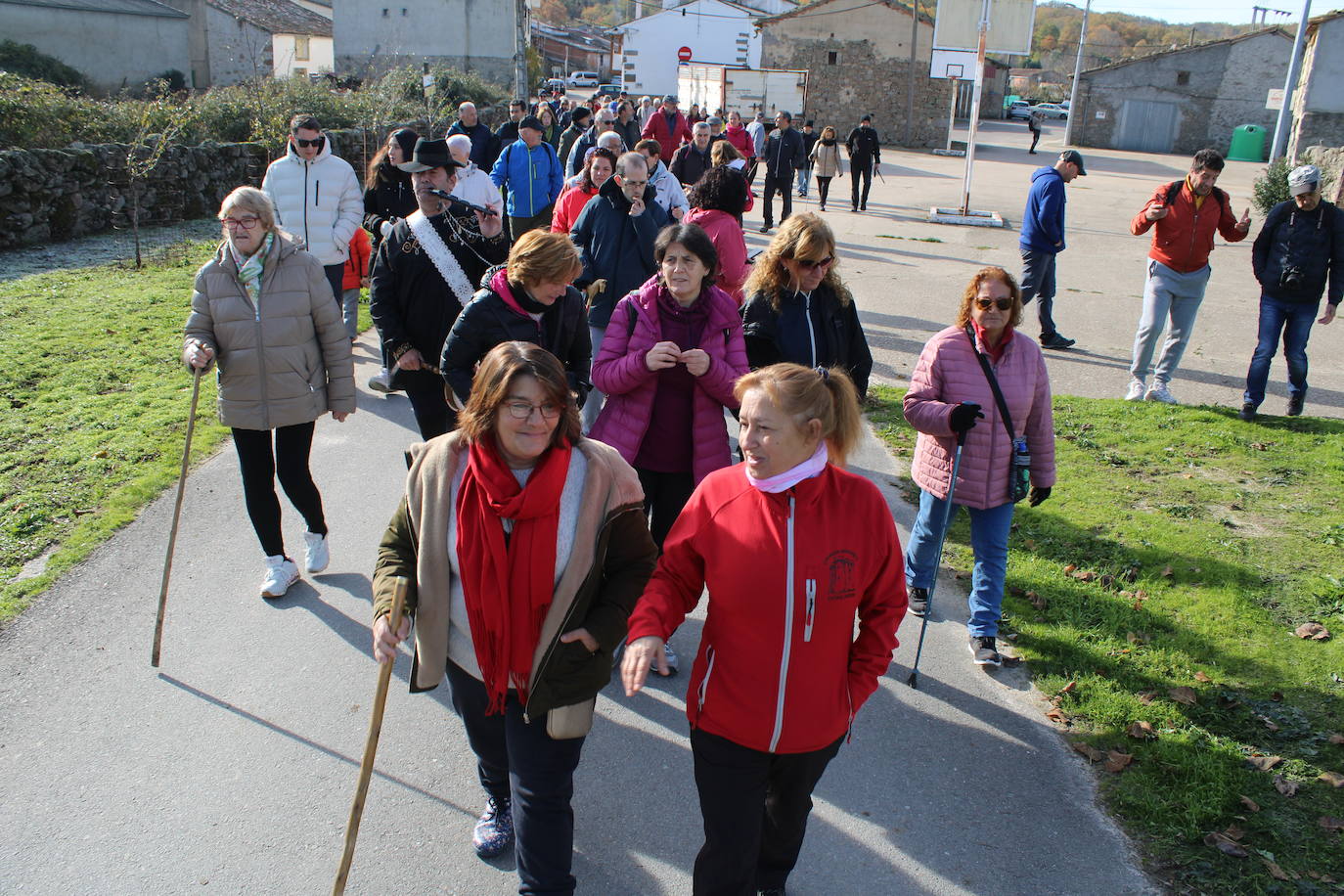Valdehijaderos acoge una animada jornada dentro del Festival de la Candela