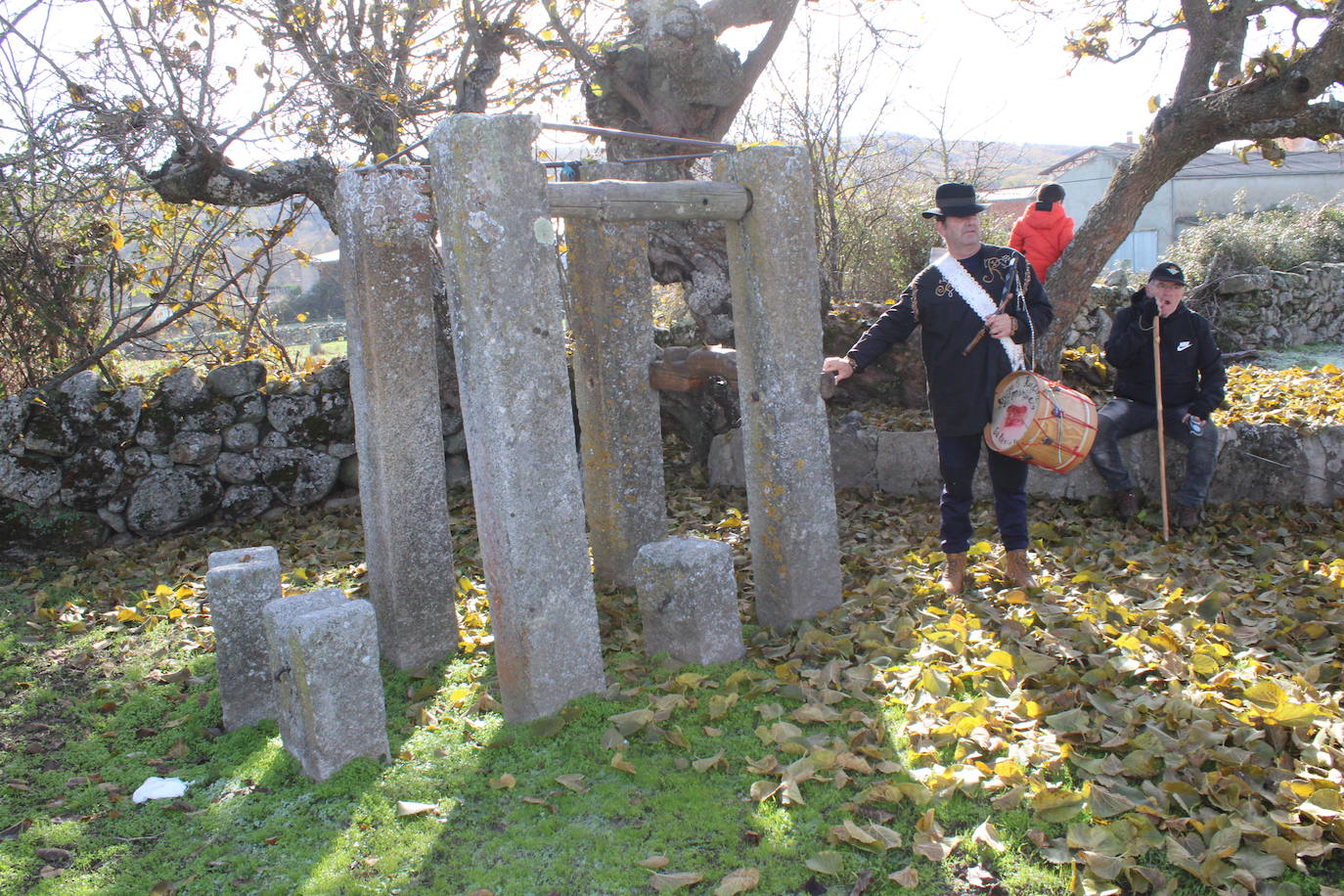 Valdehijaderos acoge una animada jornada dentro del Festival de la Candela