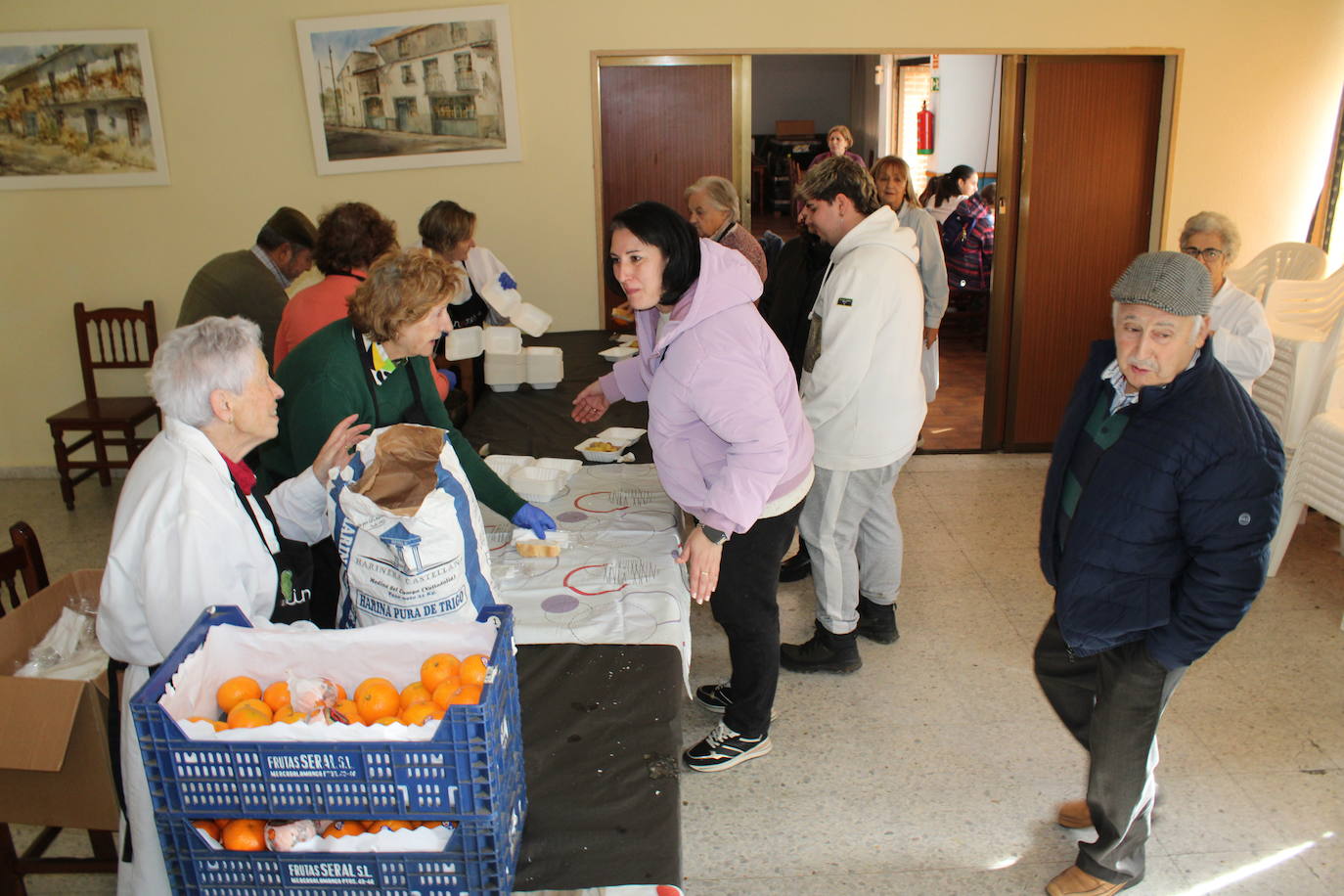 Linares de Riofrío disfruta de su jornada micológica pese al mal año de setas