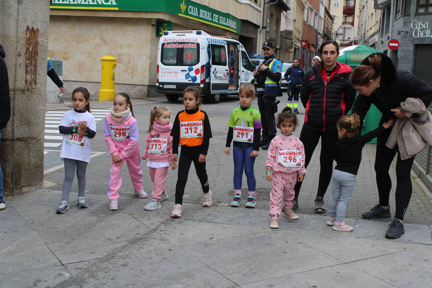 Guijuelo disfruta con su jamón velo más solidario