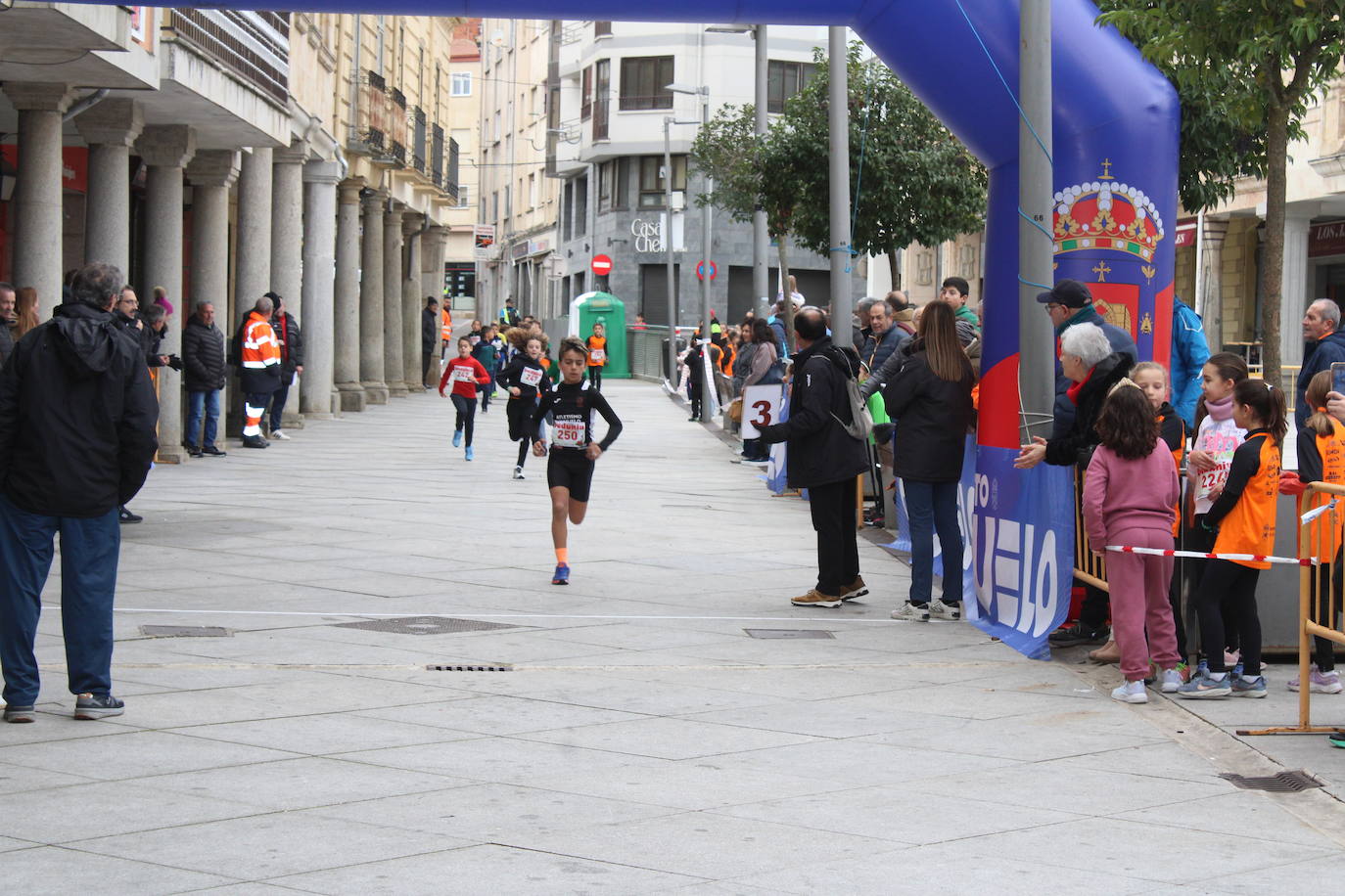 Guijuelo disfruta con su jamón velo más solidario