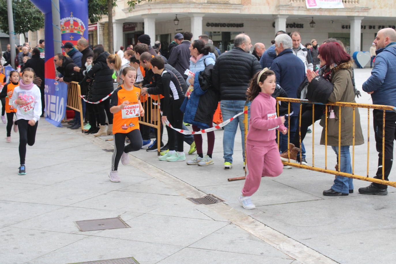 Guijuelo disfruta con su jamón velo más solidario