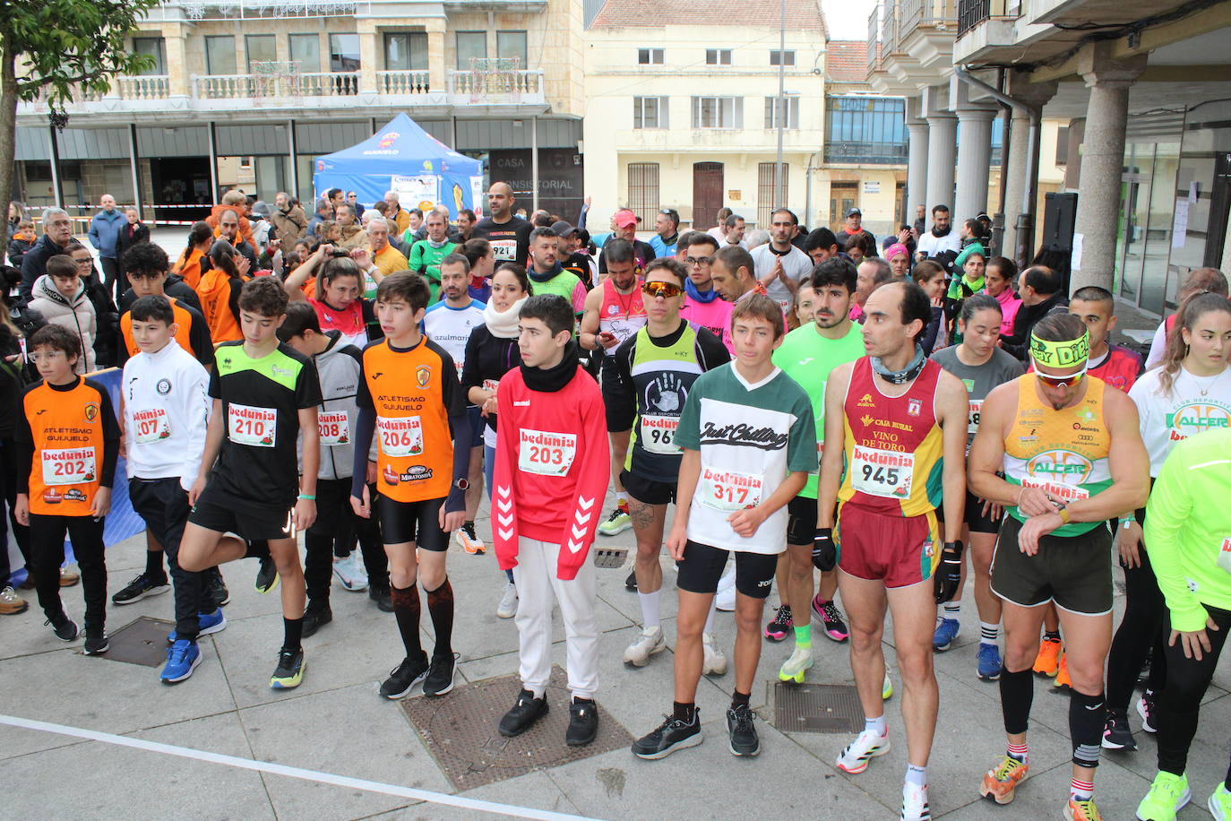 Guijuelo disfruta con su jamón velo más solidario