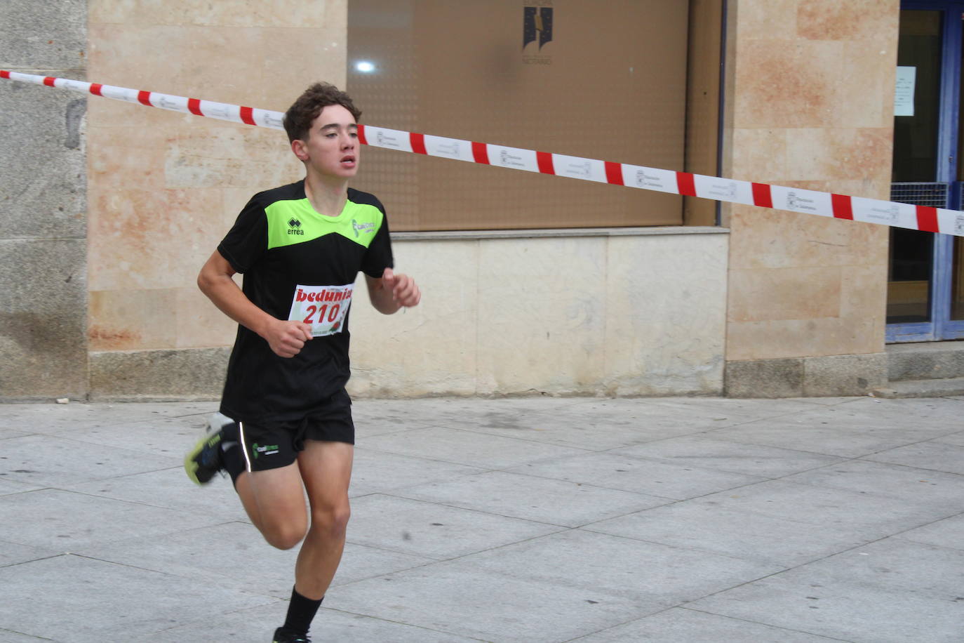 Guijuelo disfruta con su jamón velo más solidario