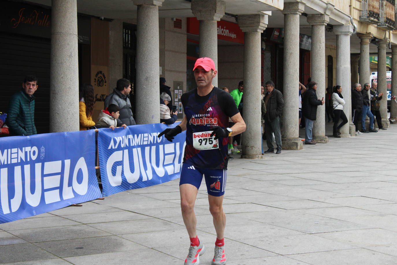 Guijuelo disfruta con su jamón velo más solidario