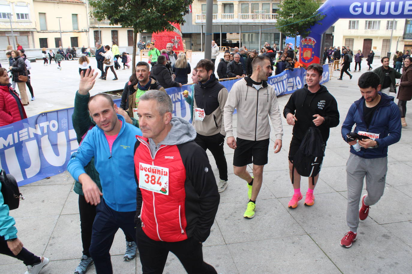 Guijuelo disfruta con su jamón velo más solidario