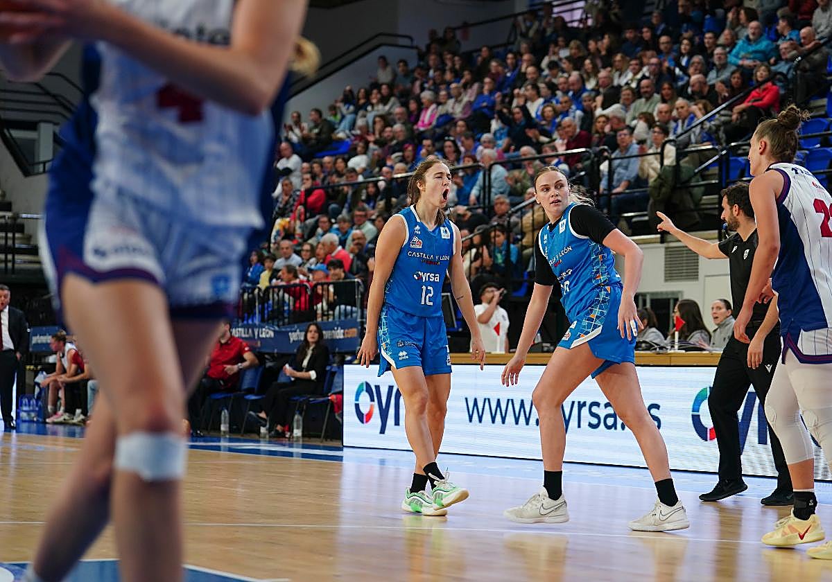 Abby Meyeres celebra un punto en el encuentro de Avenida este domingo.