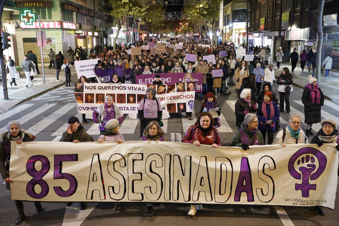 Por las que están y por las que faltan: un 25-N que multiplica el compromiso en Salamanca, en imágenes