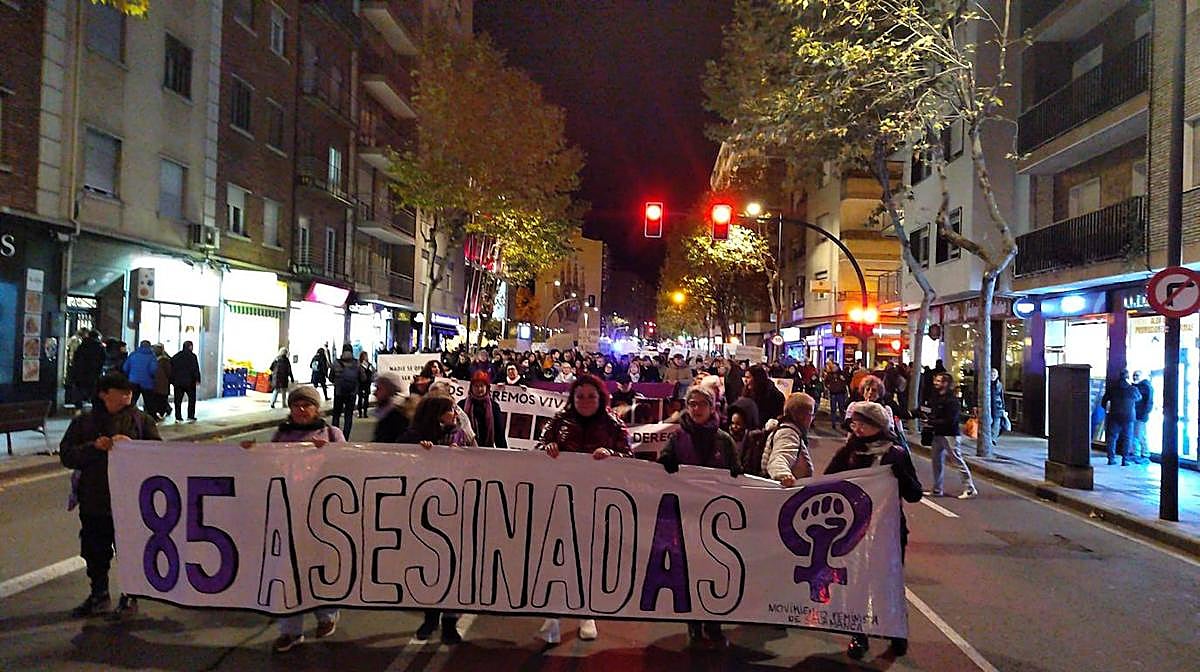 «Mujeres, unidas, libres y vivas»: el Movimiento Feminista se manifiesta en Salamanca