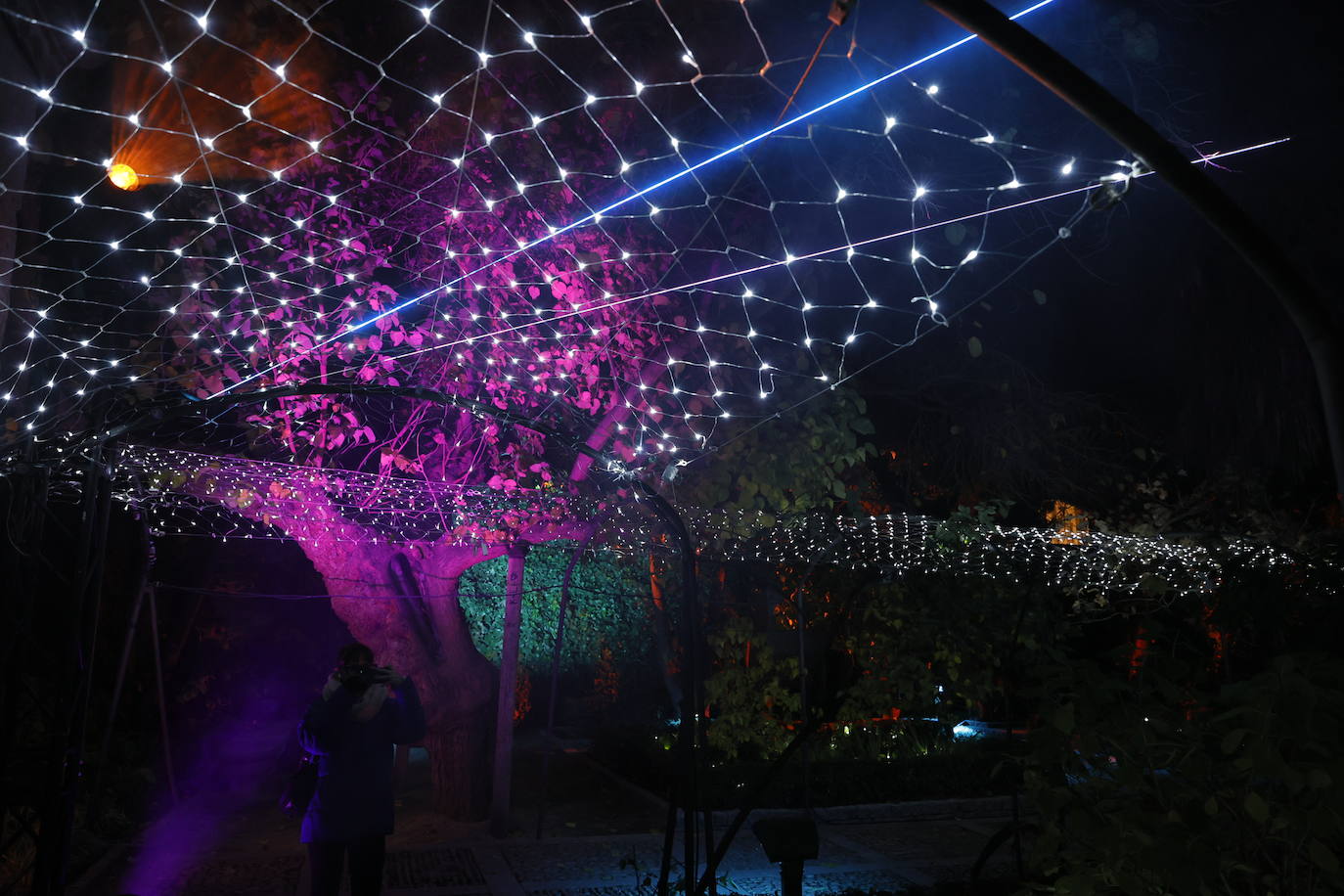 El encanto de la Navidad recala en Salamanca: el jardín mágico del Huerto, en imágenes