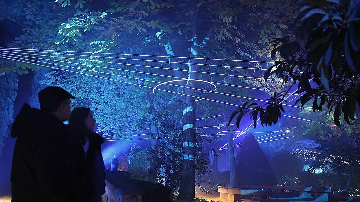 Una experiencia única: así luce El Huerto de Calixto y Melibea tras convertirse en un jardín mágico por Navidad