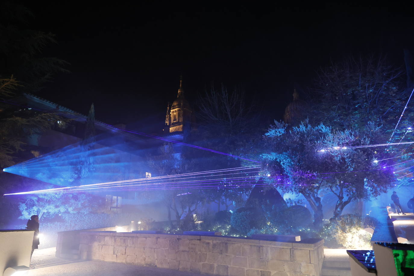 El encanto de la Navidad recala en Salamanca: el jardín mágico del Huerto, en imágenes