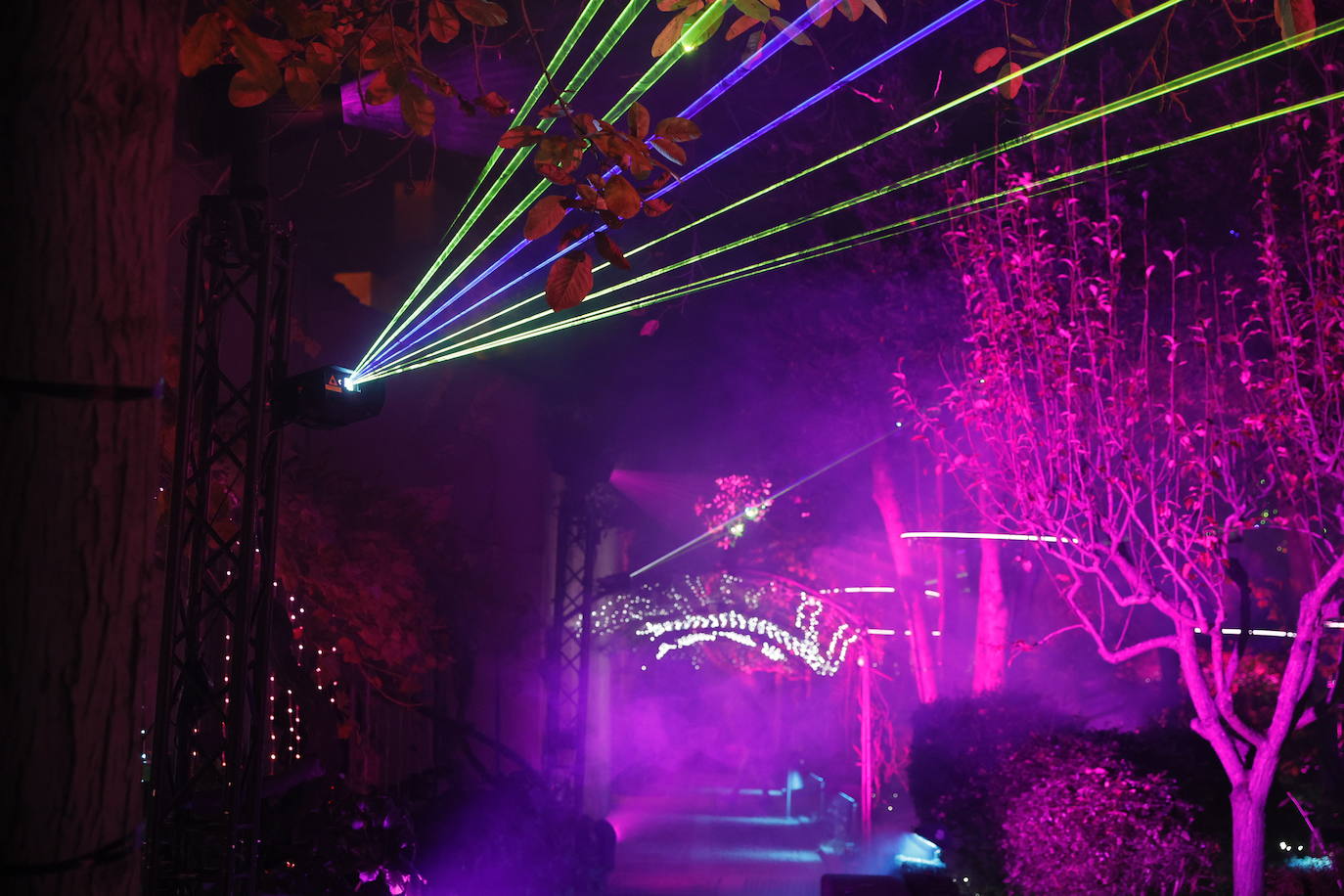 El encanto de la Navidad recala en Salamanca: el jardín mágico del Huerto, en imágenes