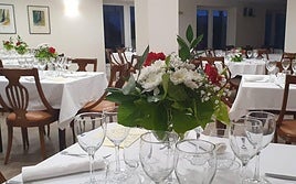 Hostal Restaurante Carolina es uno de los mejores espacios de la provincia para las celebraciones familiares, reuniones de empresa y eventos especiales.