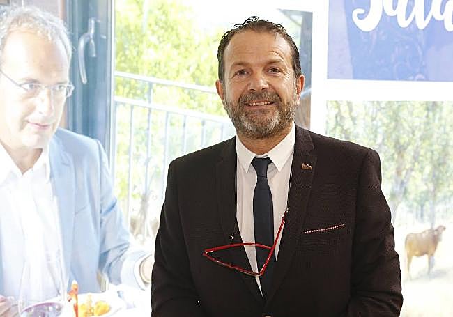 Alain Saldaña, CEO de Santagloria Coffee & Bakery.