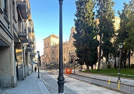 Obras que se alargan en la calle del Rosario