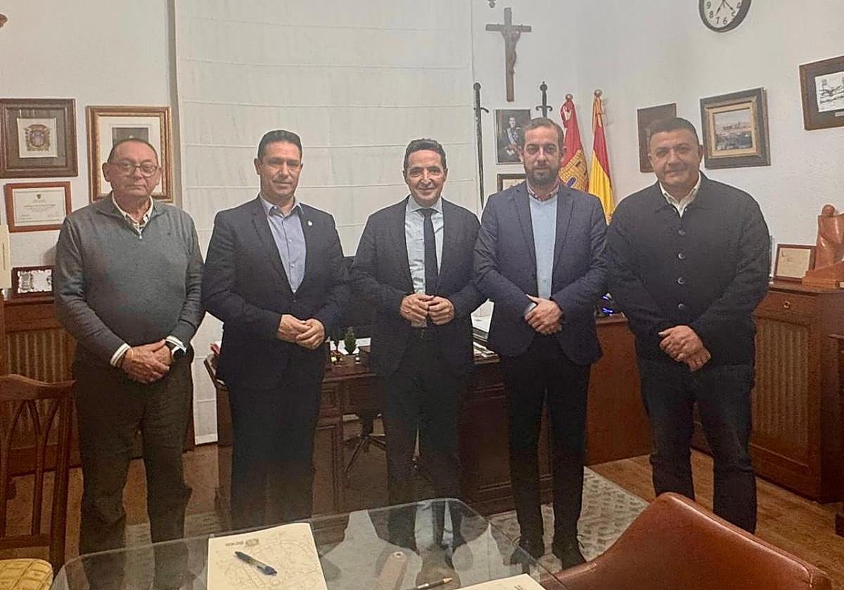Encuentro institucional y reunión de trabajo en Madrigal de las Altas Torres.