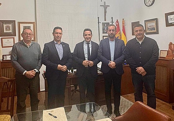 Encuentro institucional y reunión de trabajo en Madrigal de las Altas Torres.