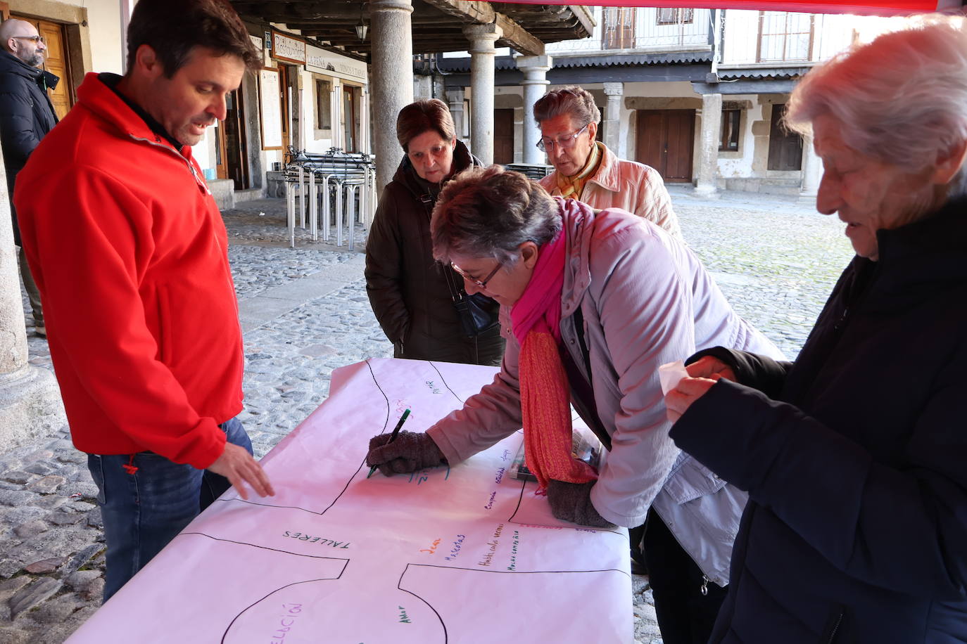 Un centenar de mayores participa en el proyecto &quot;Vincúlate&quot; de Cruz Roja en La Alberca