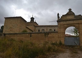 Exterior del monasterio en su estado actual.