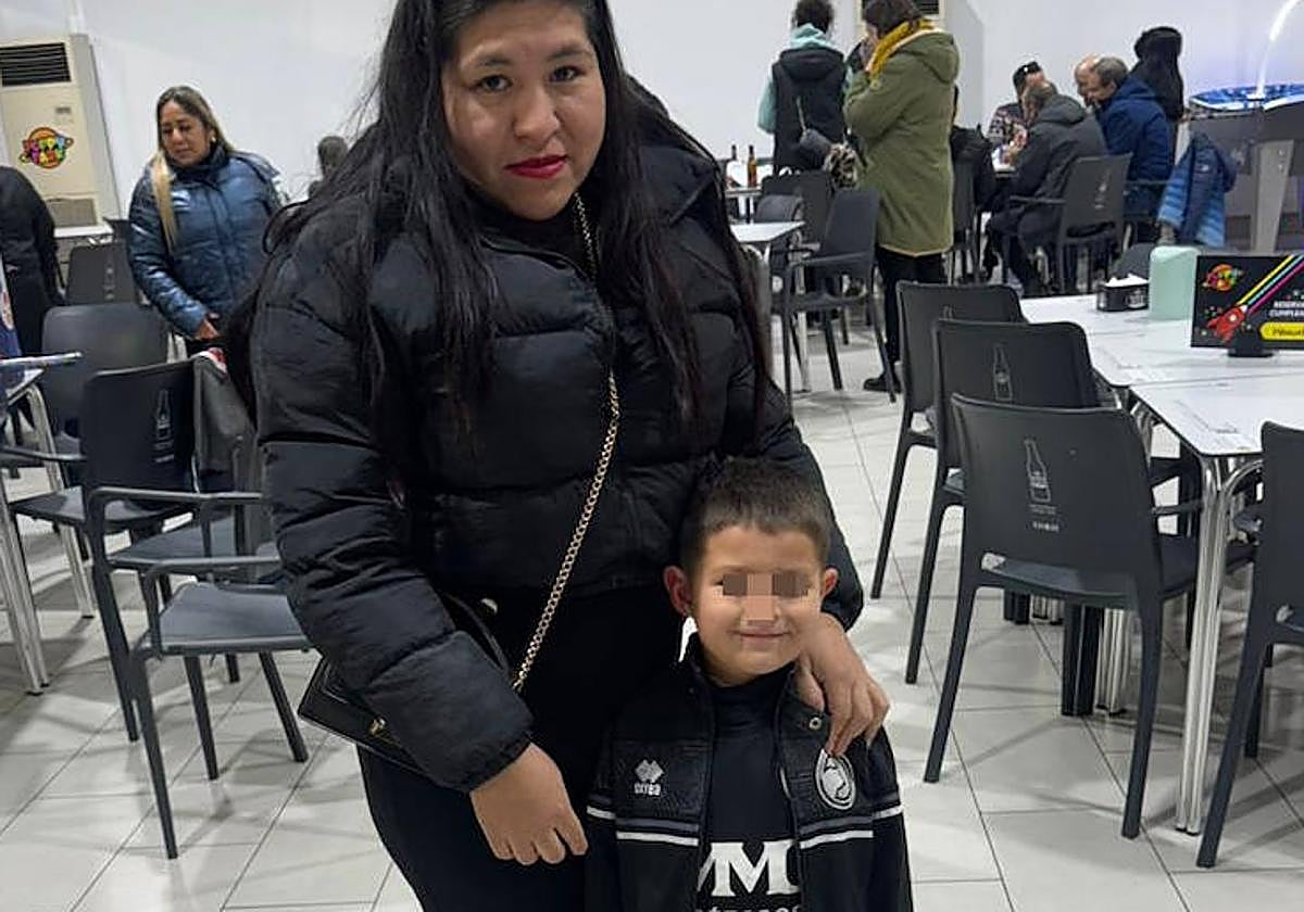 Cristiano Ronaldo junto a su madre.