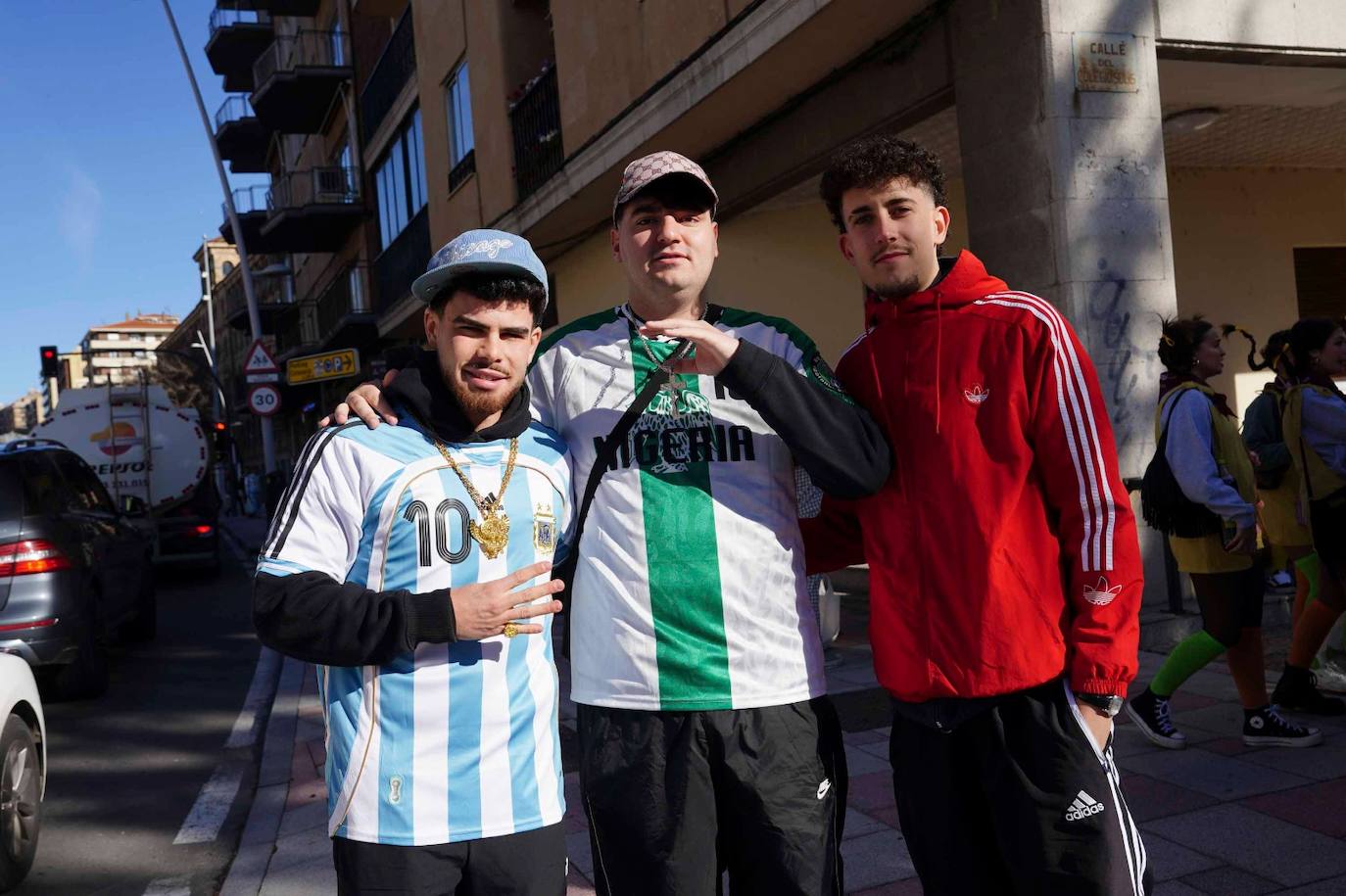 Los Minions, Winnie de Pooh y Mario Bros disfrutan de la fiesta en la Facultad de Educación