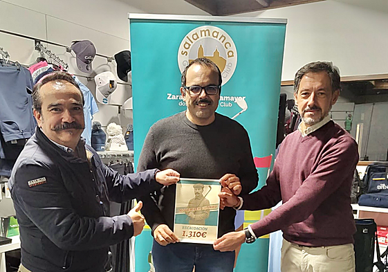 Pablo Martínez, Juan Carlos Bernal y Moisés Blanco, en el acto de entrega.