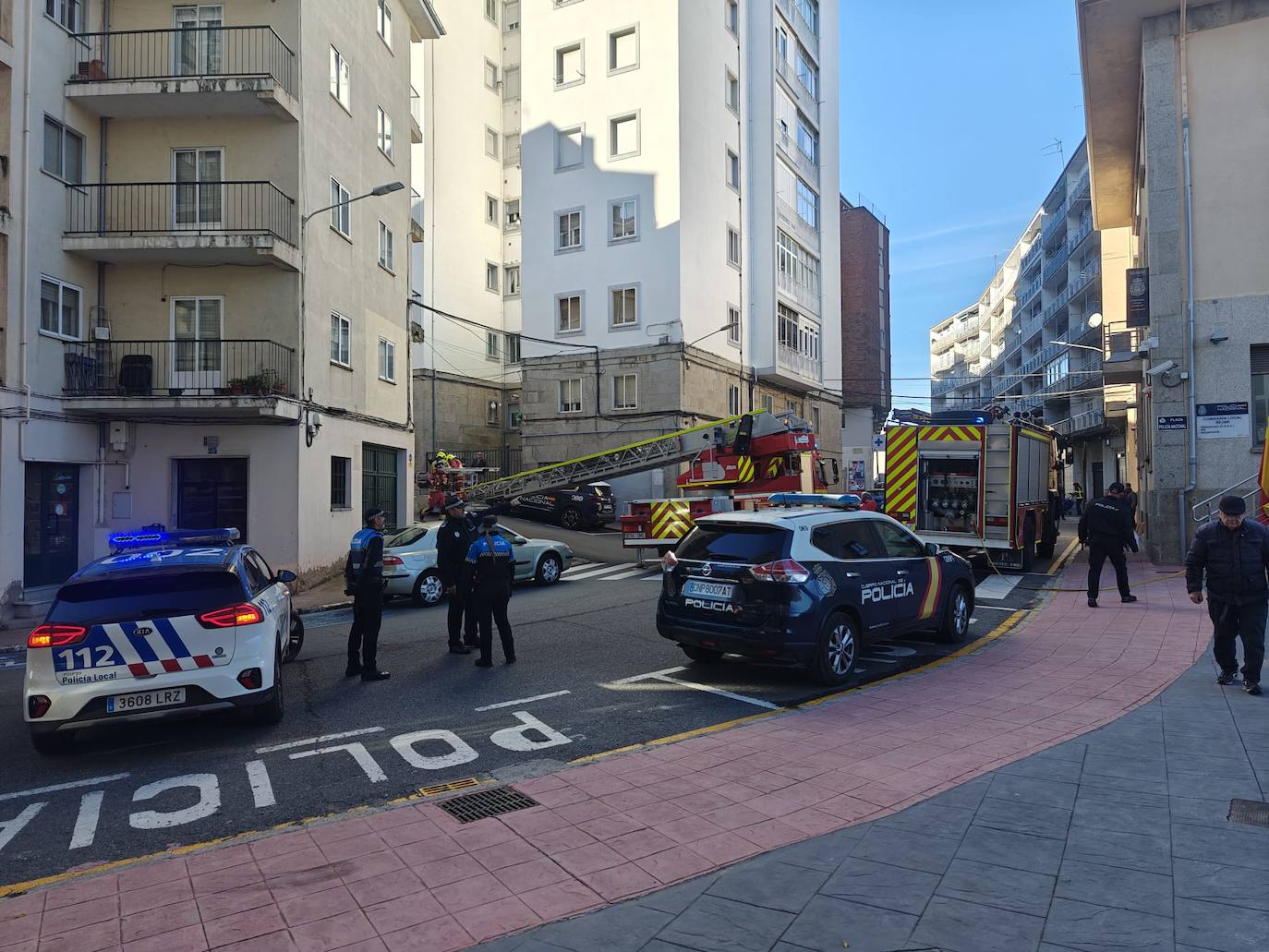 Dos personas &#039;rescatadas&#039; de la comisaría de Policía de Béjar en un simulacro conjunto con los Bomberos