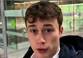 Jorge Rey, durante la emisión de su último vídeo.