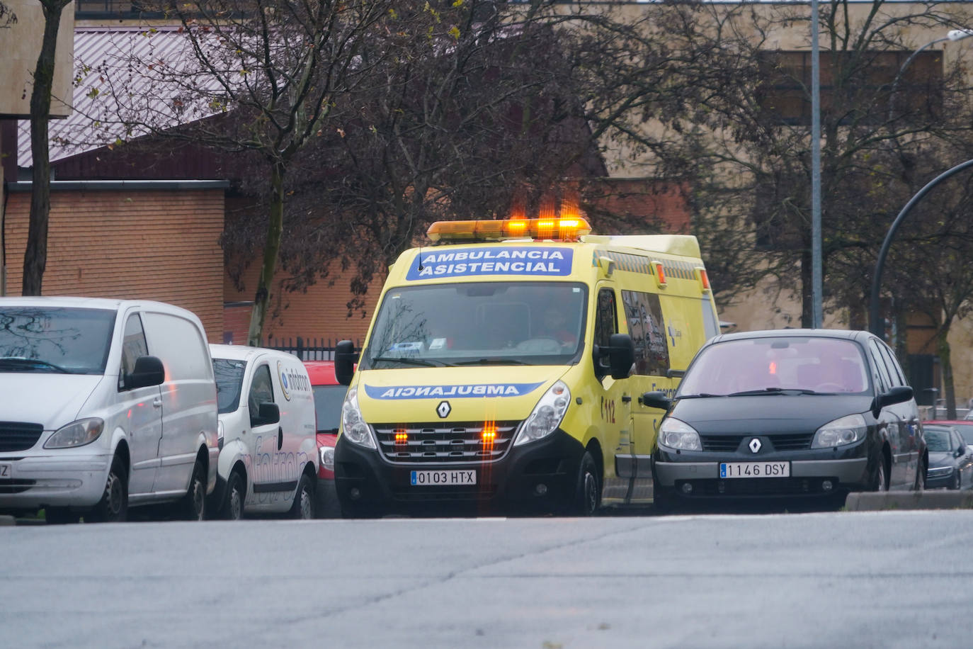 Una ambulancia, de servicio por Salamanca.