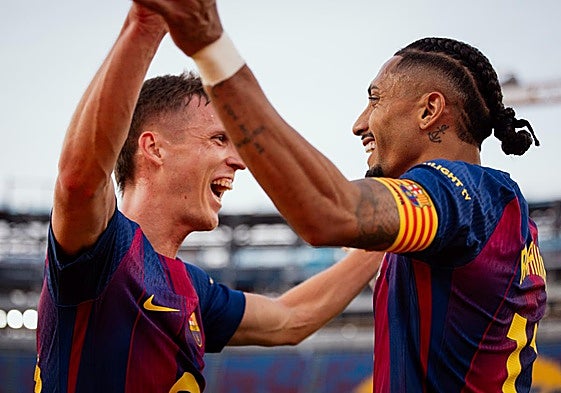 Olmo, celebrando uno de los tantos con Rapinha.